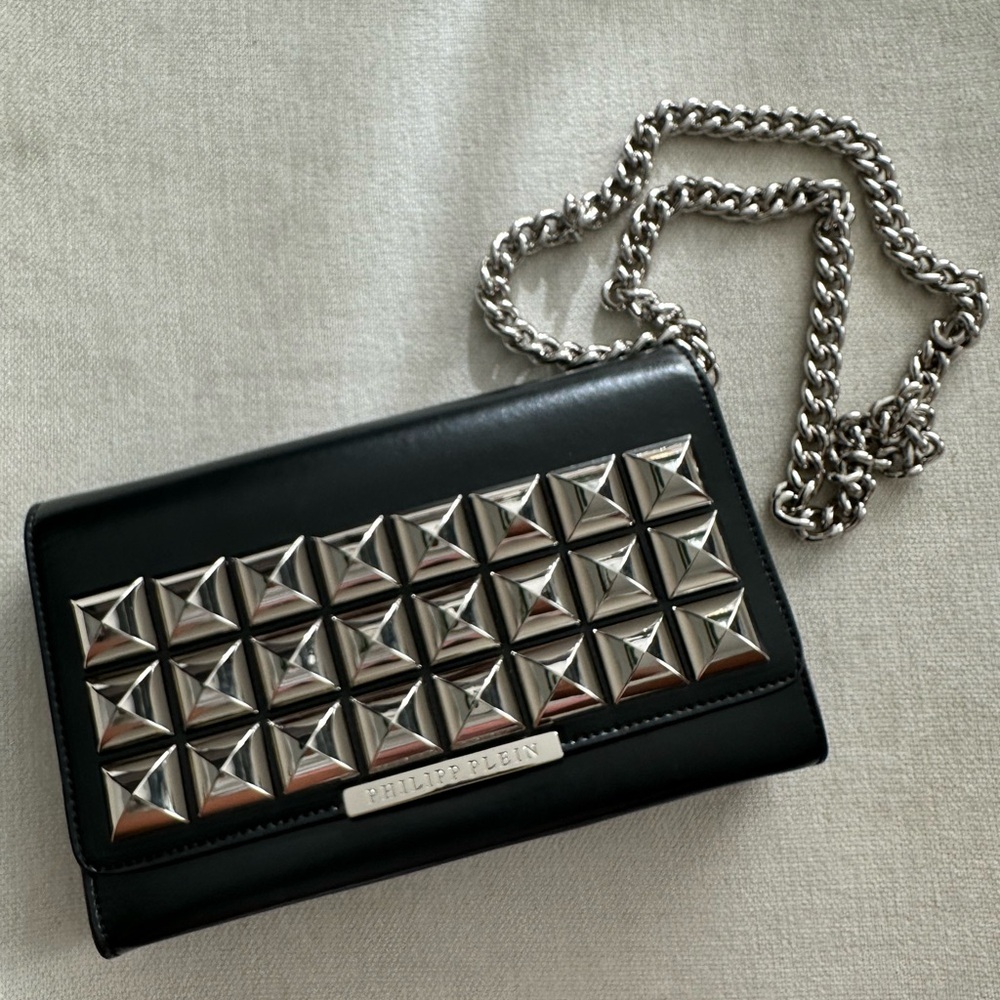 #22 RARE Philipp Plein Black Pyramid Studded Clutch